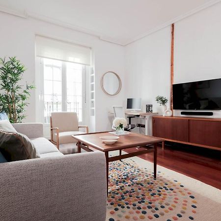 One Bedroom Apartment In Chueca マドリード エクステリア 写真