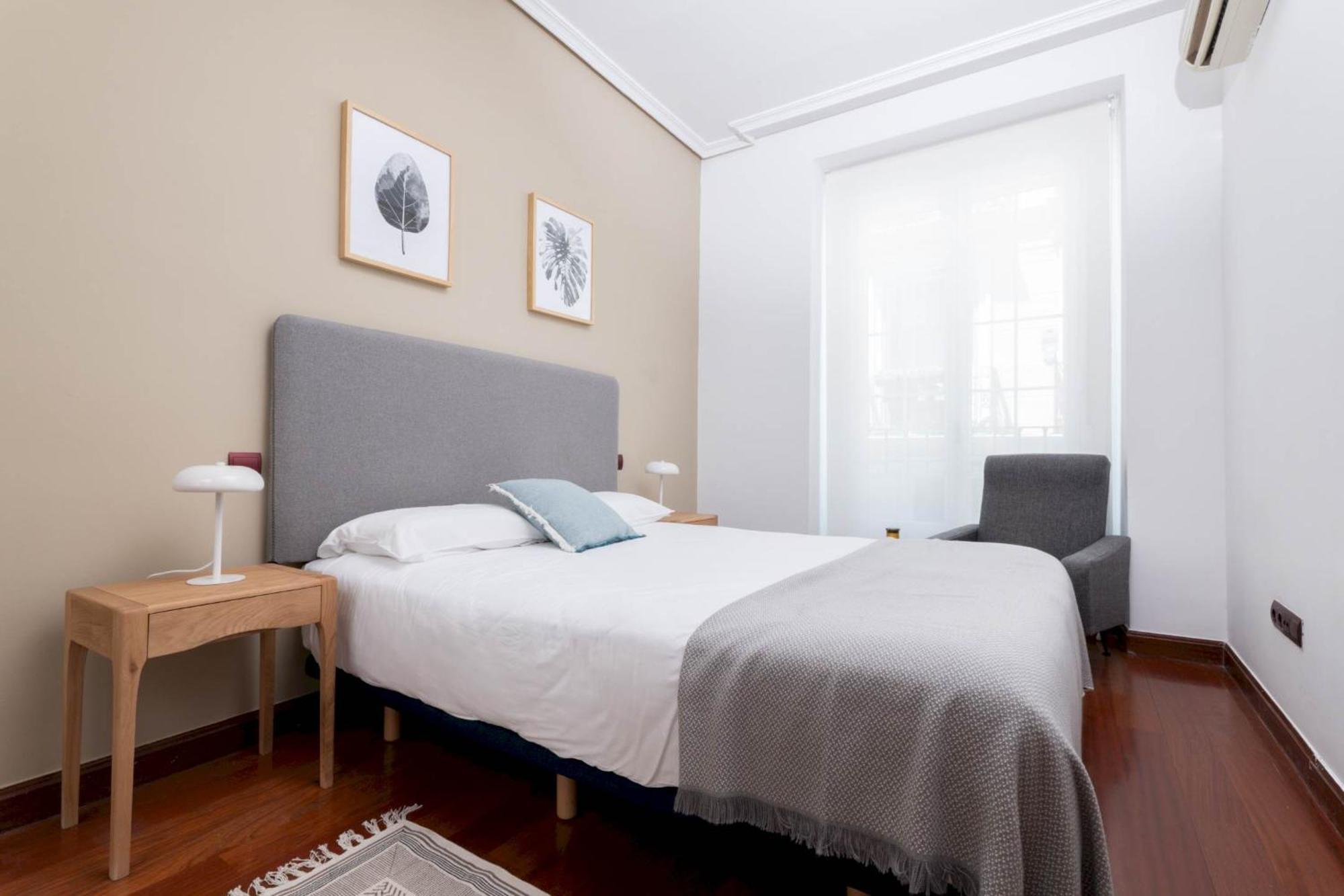 One Bedroom Apartment In Chueca マドリード エクステリア 写真