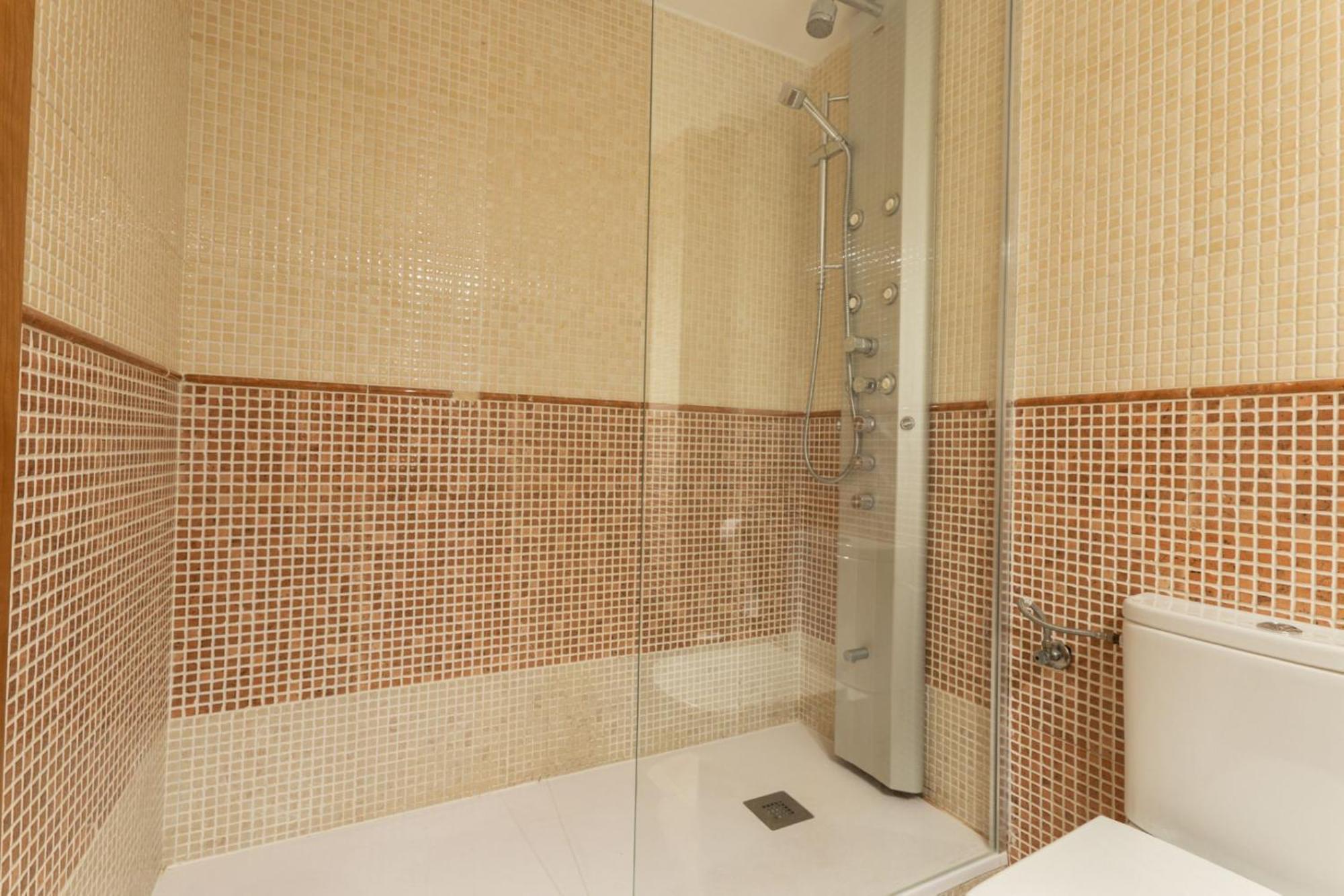 One Bedroom Apartment In Chueca マドリード エクステリア 写真