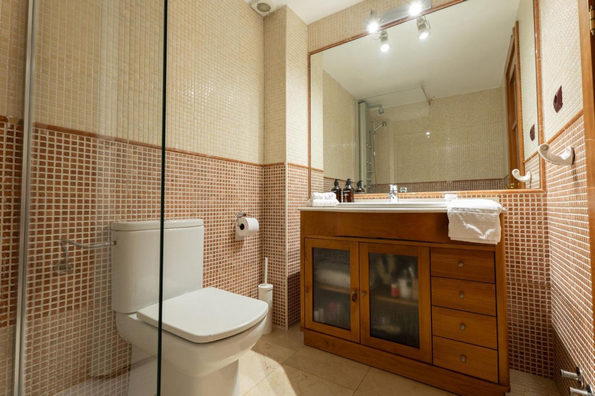 One Bedroom Apartment In Chueca マドリード エクステリア 写真